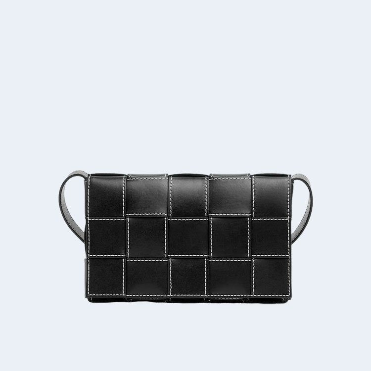 보테가 베네타 카세트백 내추럴 스티치 블랙